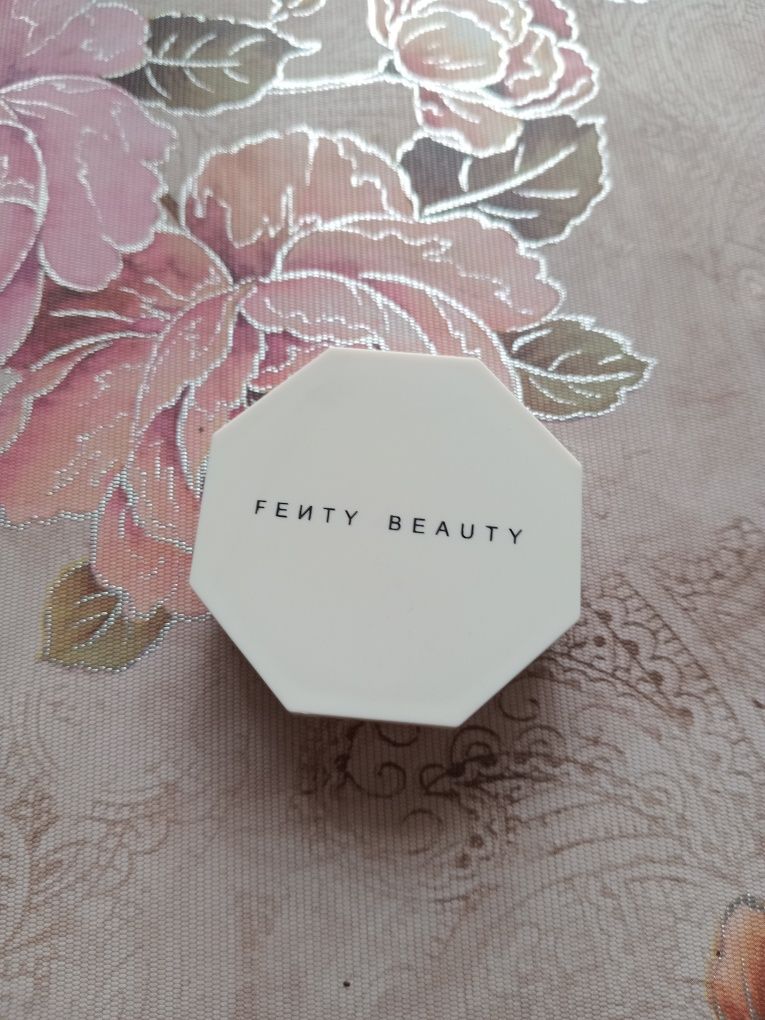 Хайлайтер fenty beauty hustla baby