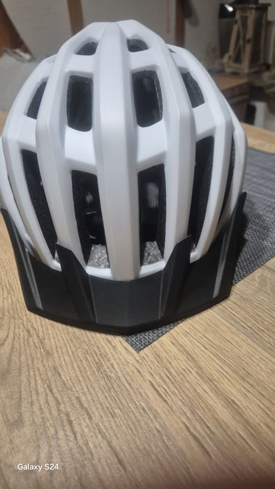 Kask rowerowy nowy