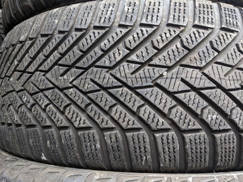 235/60R18 Pirelli 2022рік комплект