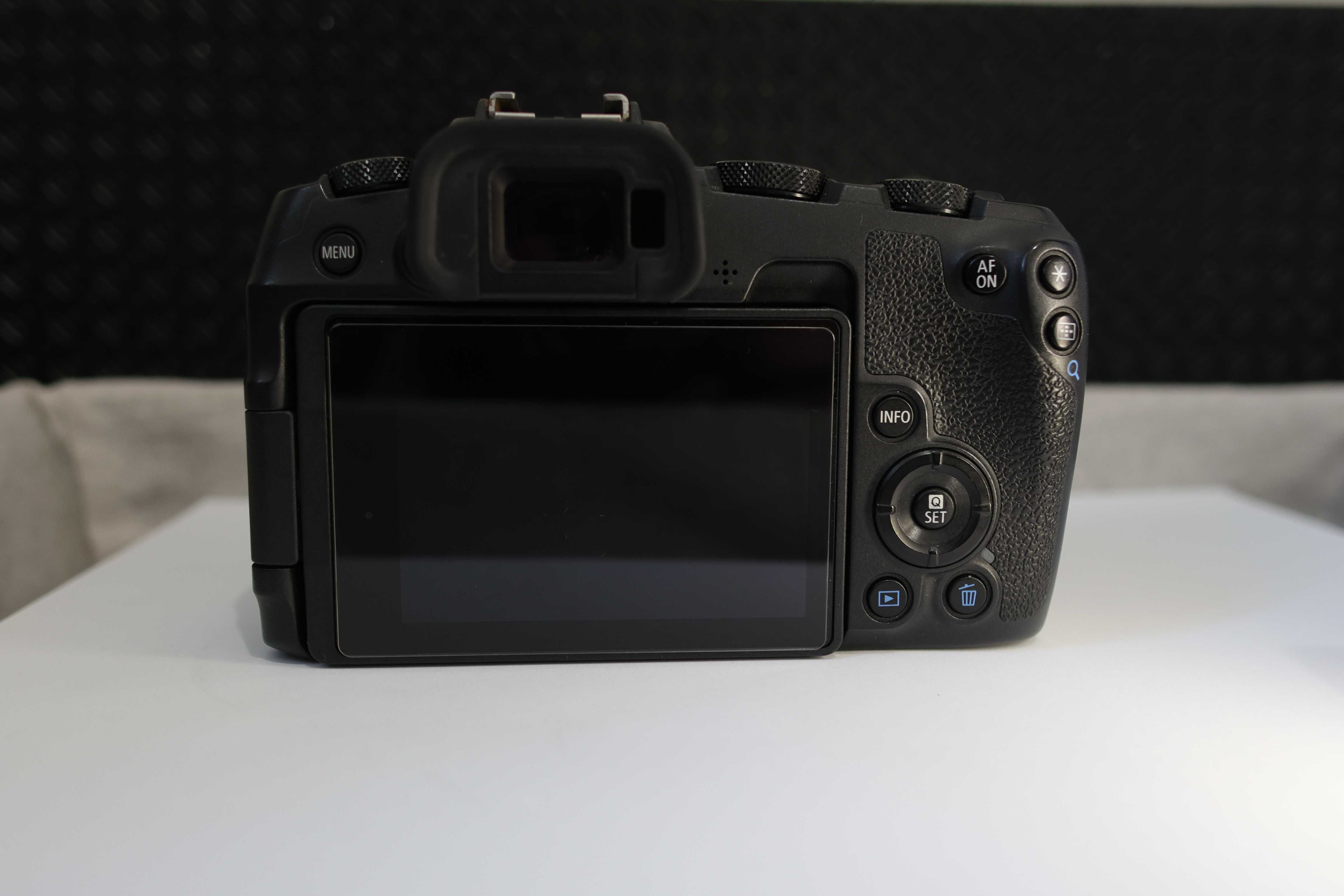 Canon RP com extras
