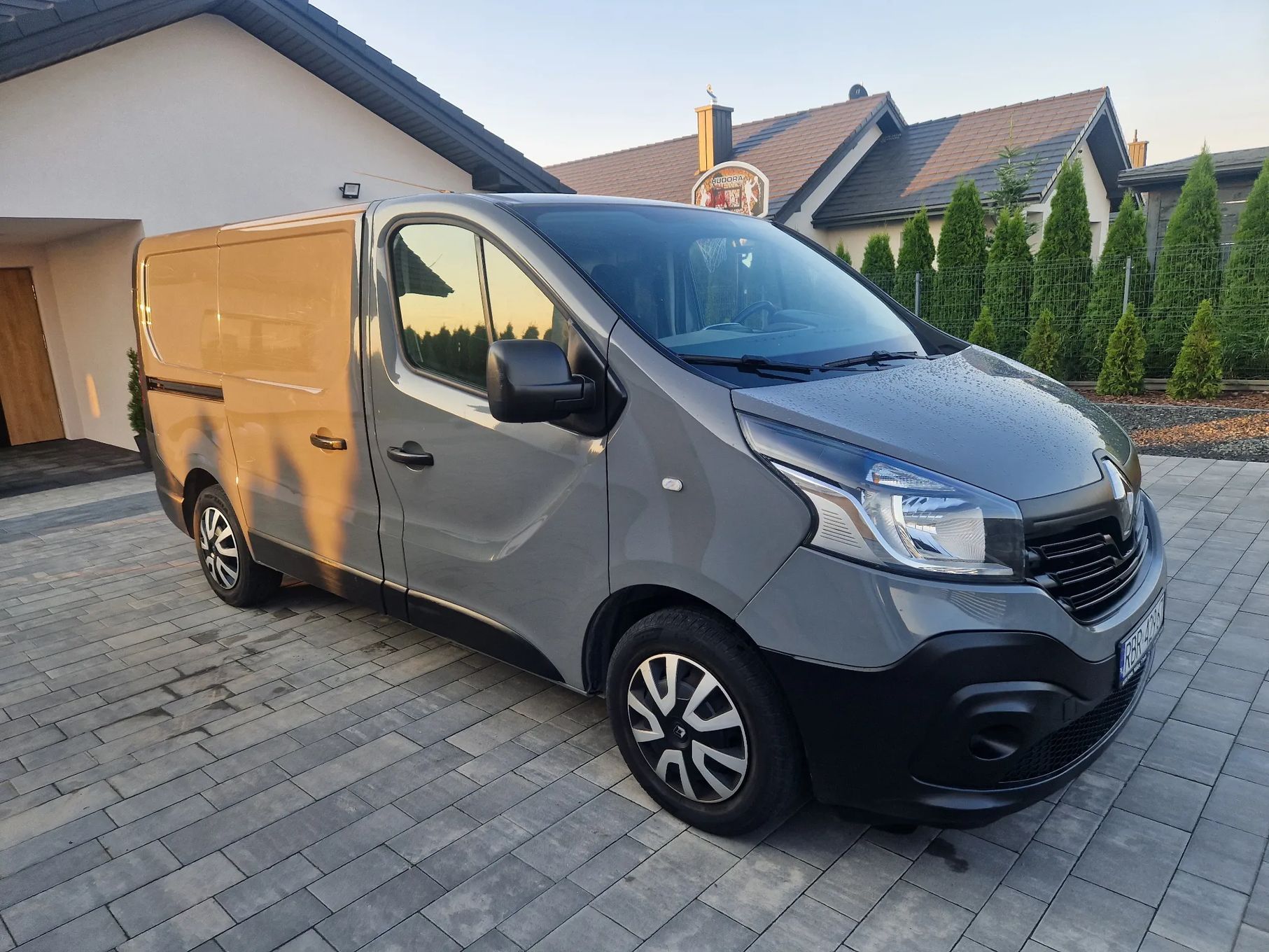 Renault Trafic  Sprzedam Renault Trafic