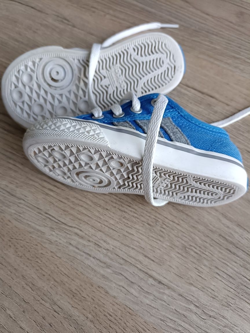 Tenisówki Adidas trampki na wiosna/ lato r.21 wkładka 13.8 cm