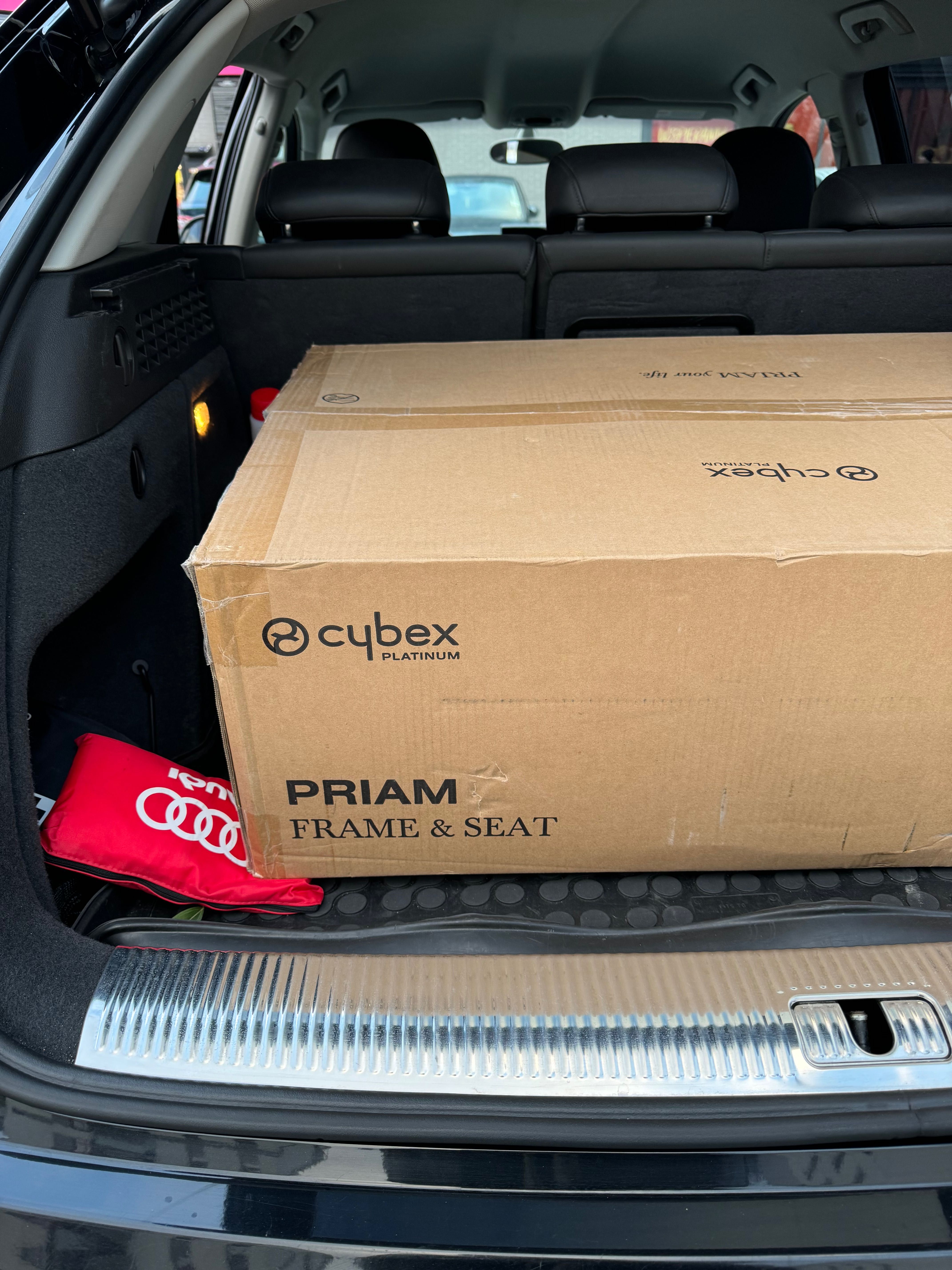 Sprzedam gondolę do Cybex Priam w czarnym kolorze. Prawie nie używana.