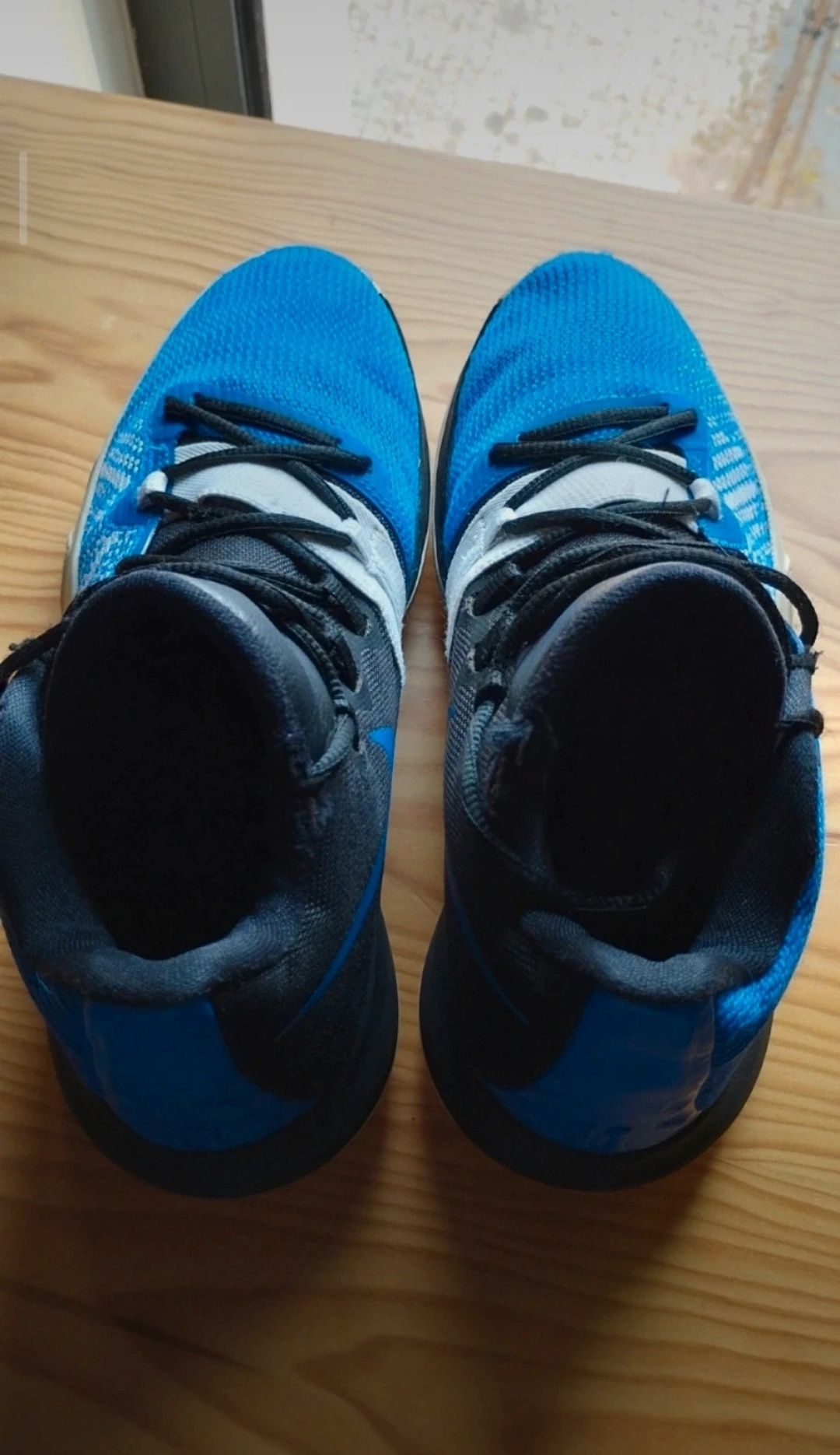 Nike Kyrie Flytrap Royal Blue + cleaning products