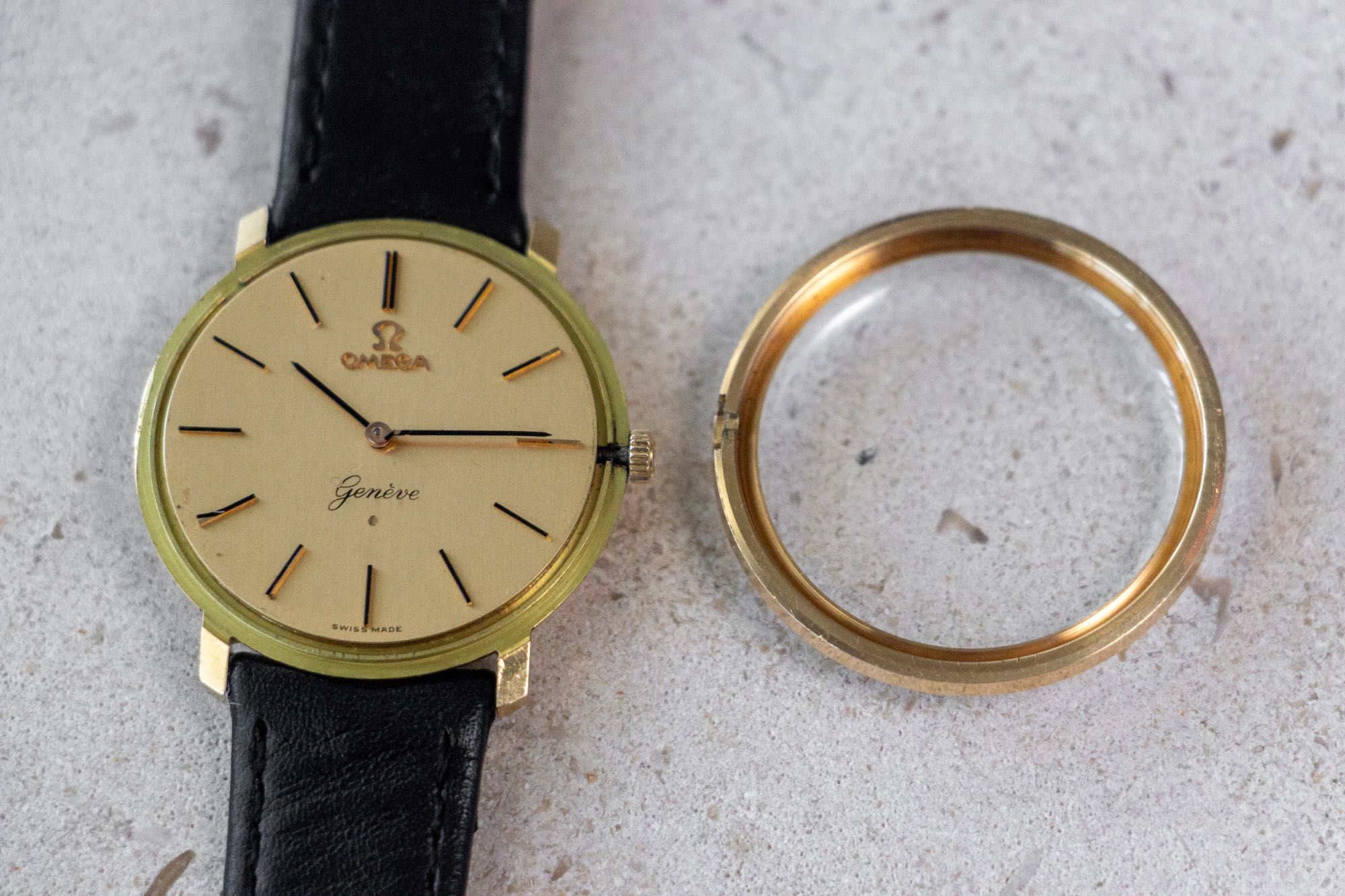 Relógio Omega Genève em ouro