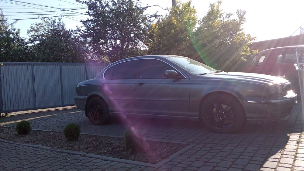 Автомобіль легковий ягуар