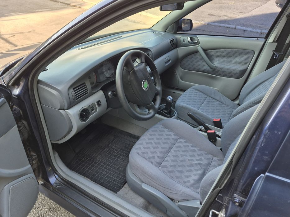 Skoda Oktavia tour 1.8mpi v20 liftback