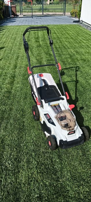 Akumulatorowa kosiarka NAC