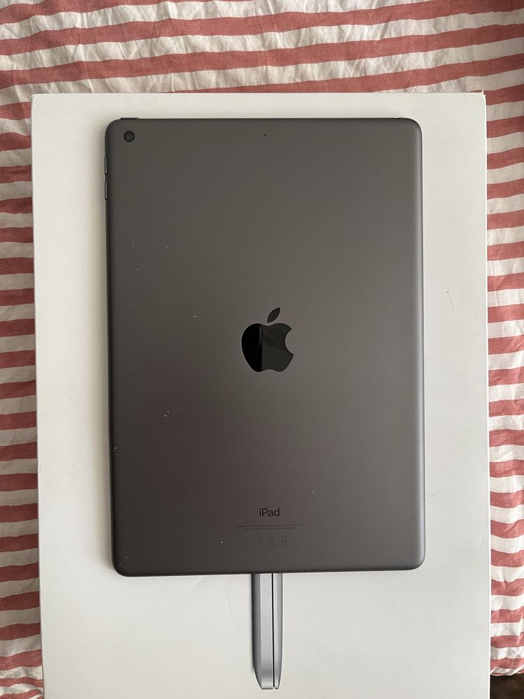 Apple iPad 10.2" 9a Geração 2021 64Gb
