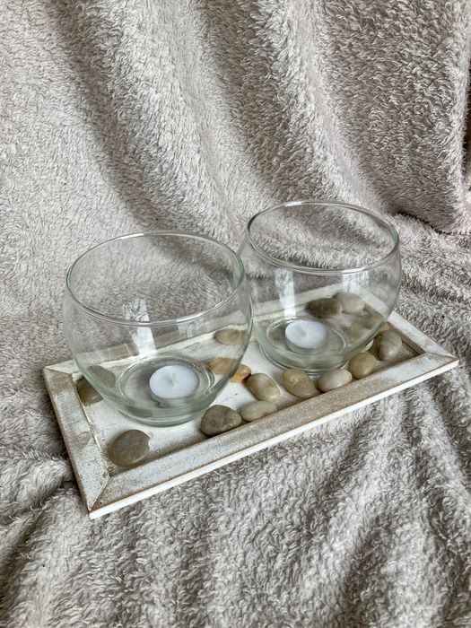 Podwójny świecznik z kamykami