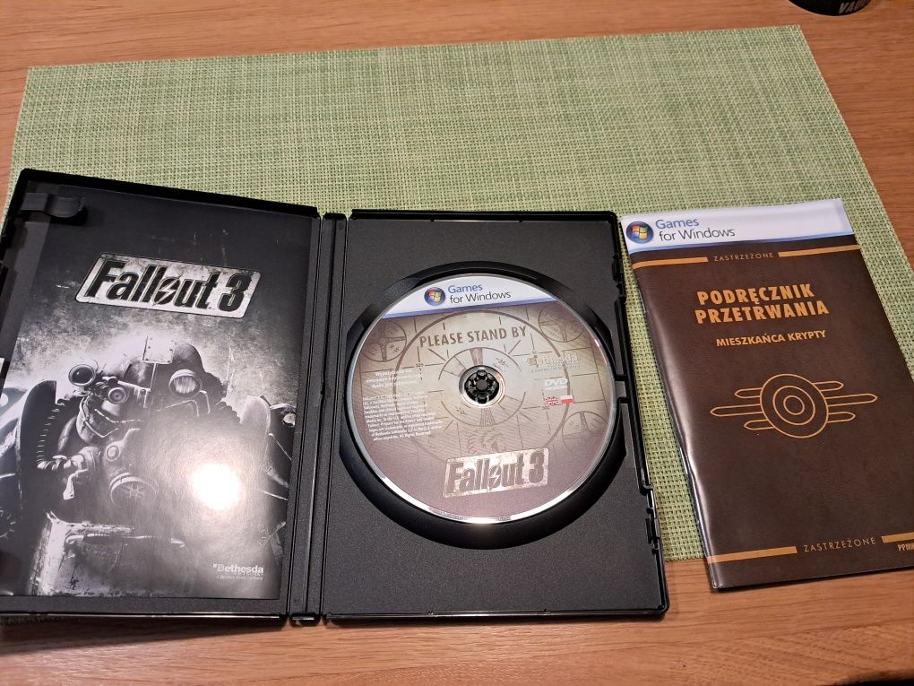 Fallout 3 PC + pudełko śniadaniowe + figurka + art book