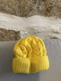 Gorro amarelo como novo