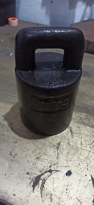 Odważnik 1 mrg żeliwny z puncą