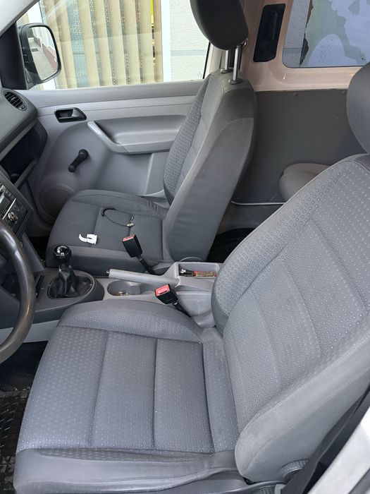 VW Caddy 3, hak, 5 miejsc