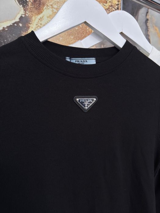 Базовий лонгслів Прада реглан футболка з довгим рукавом