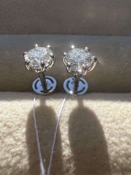 Золотые гвоздики с бриллиантами#пусети з діамантами#сережки діамантові