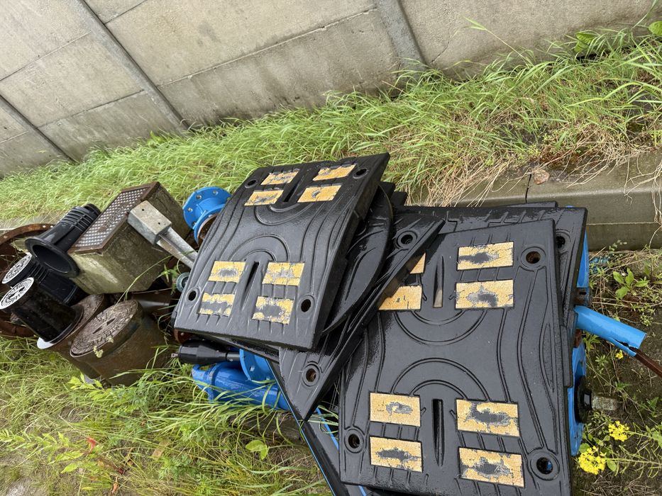 Próg spowalniający zwalniający używany 3,5 mb