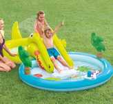 Vendo piscina insuflável para criança, dupla com escorrega