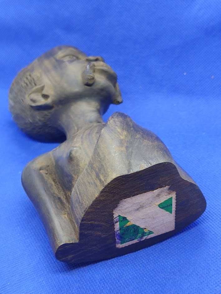 Busto em arte popular Africana Angola
