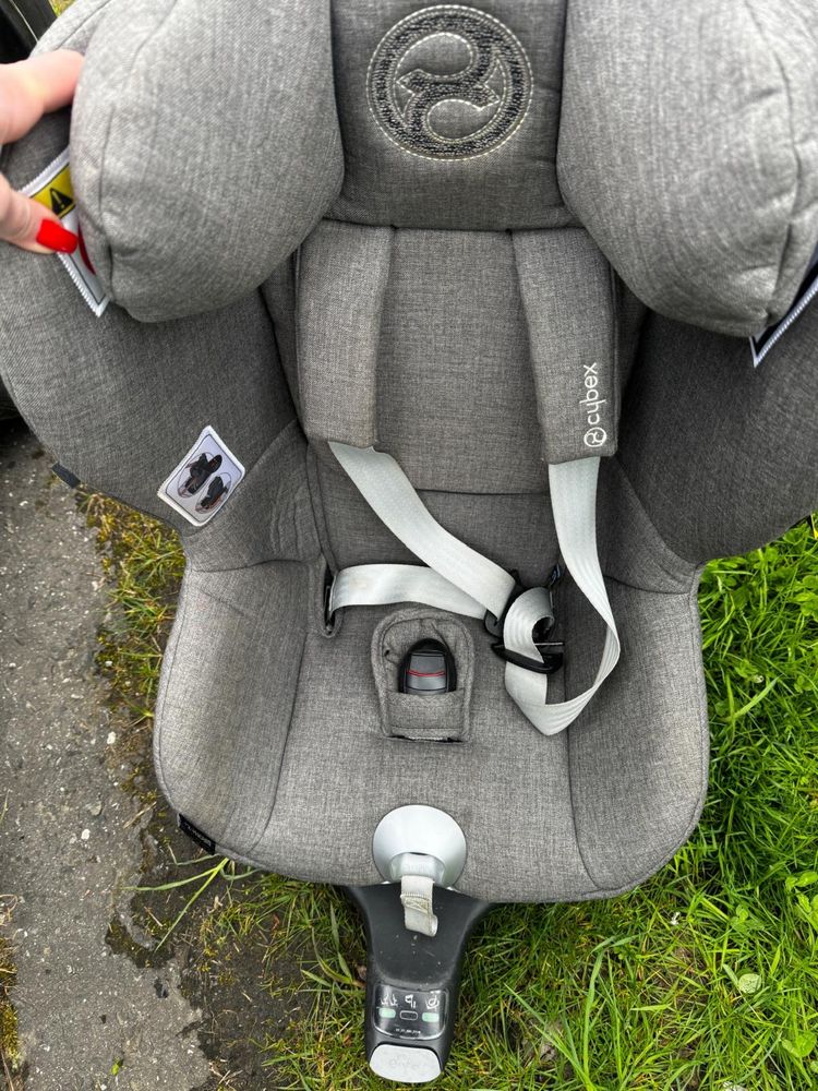 Fotelik cybex sirona z plus + baza isofix obrotowa