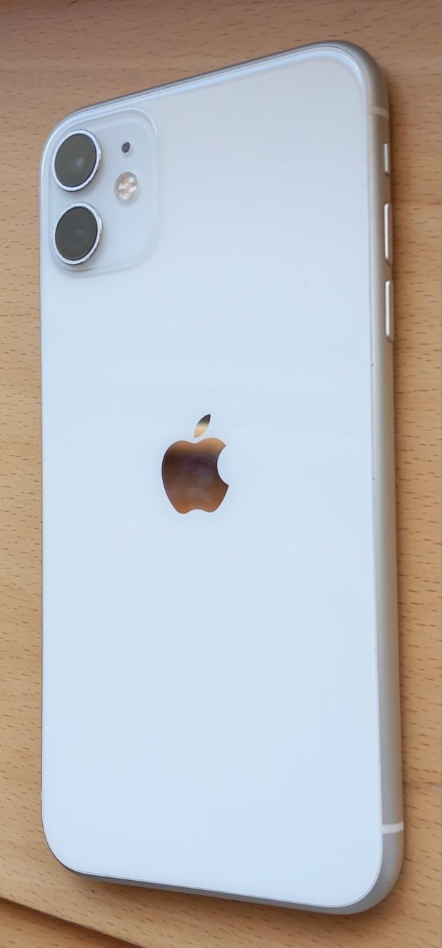 Iphone 11 branco com  128gb