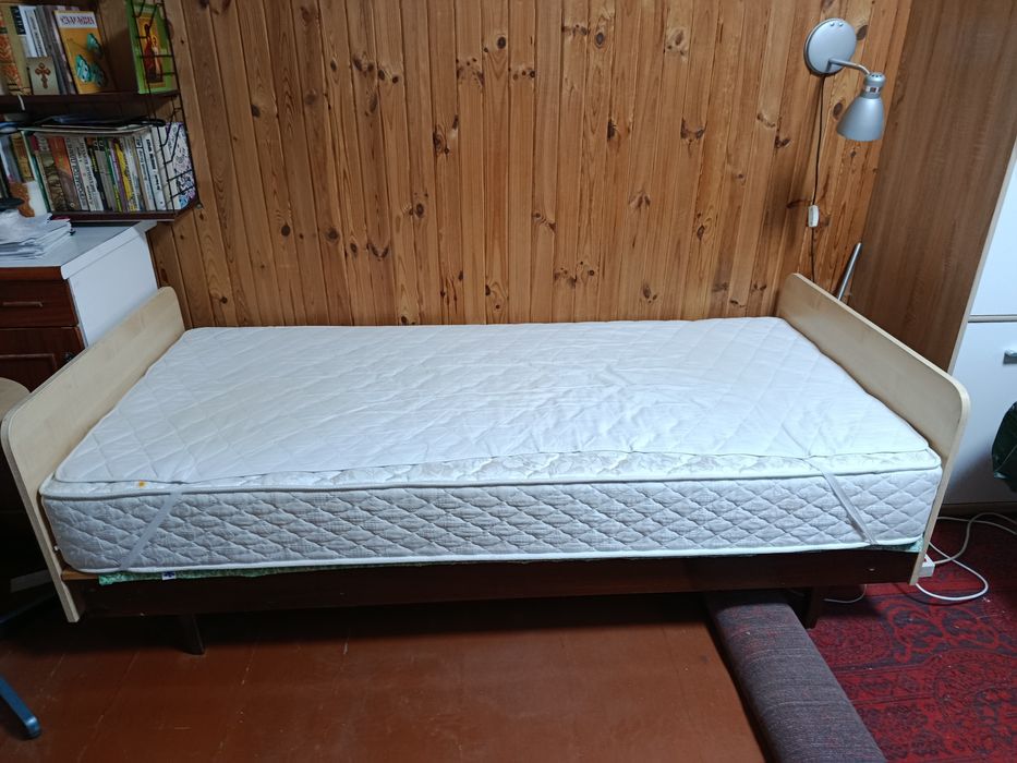 Дерев'яне ліжко з матрацем Velam "Агат" 190*90*23см