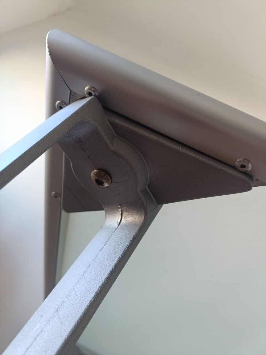 Mesa Secretária IKEA - Tampo em Vidro