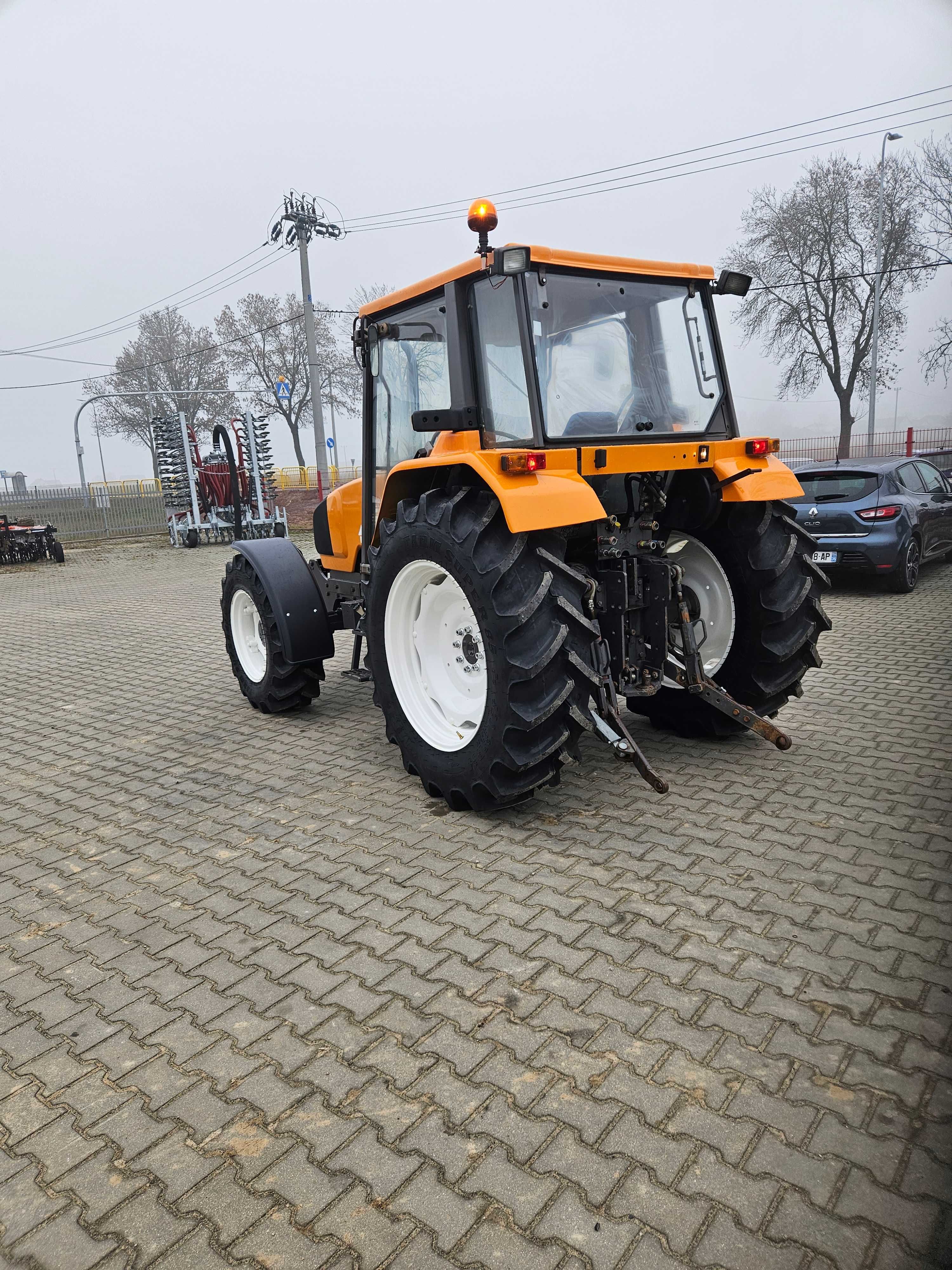 Renault Ceres 335