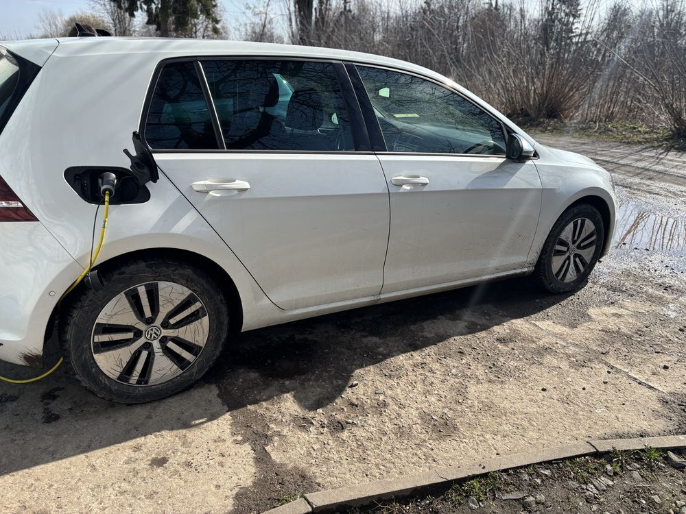 Разборка шрот запчасти Volkswagen E-Golf L0K1 LC9A е гольф електро