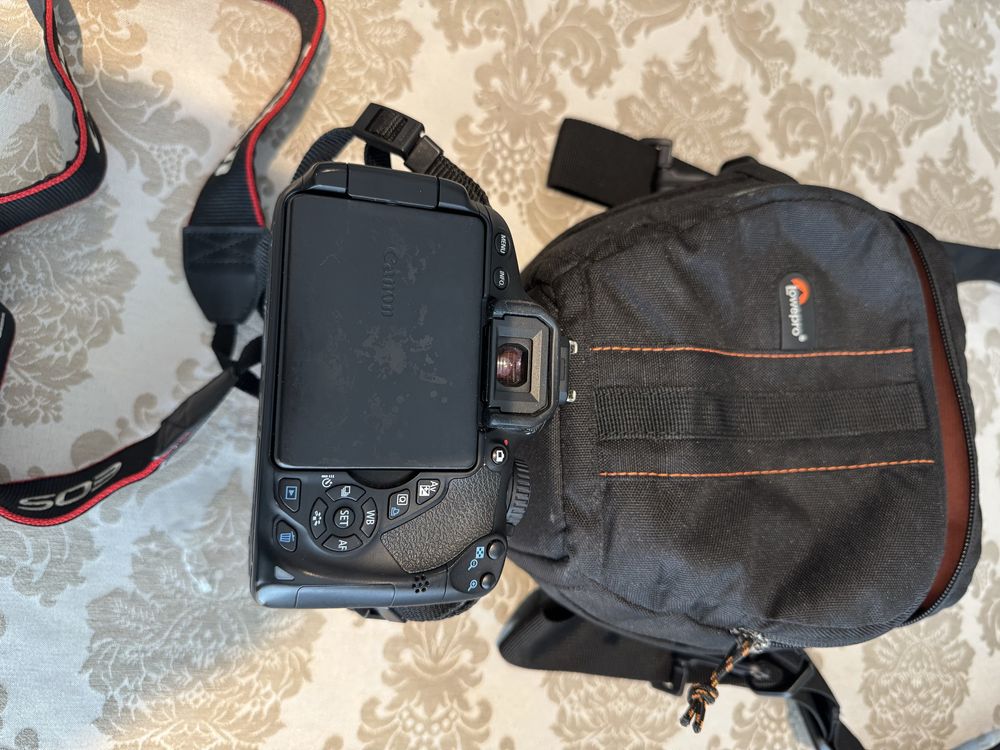 Canon EOS 650D + Lente 18-55mm | Kit Completo em Bom Estado