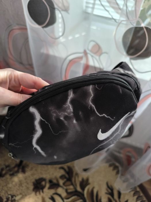 Поясные сумки Nike, другие