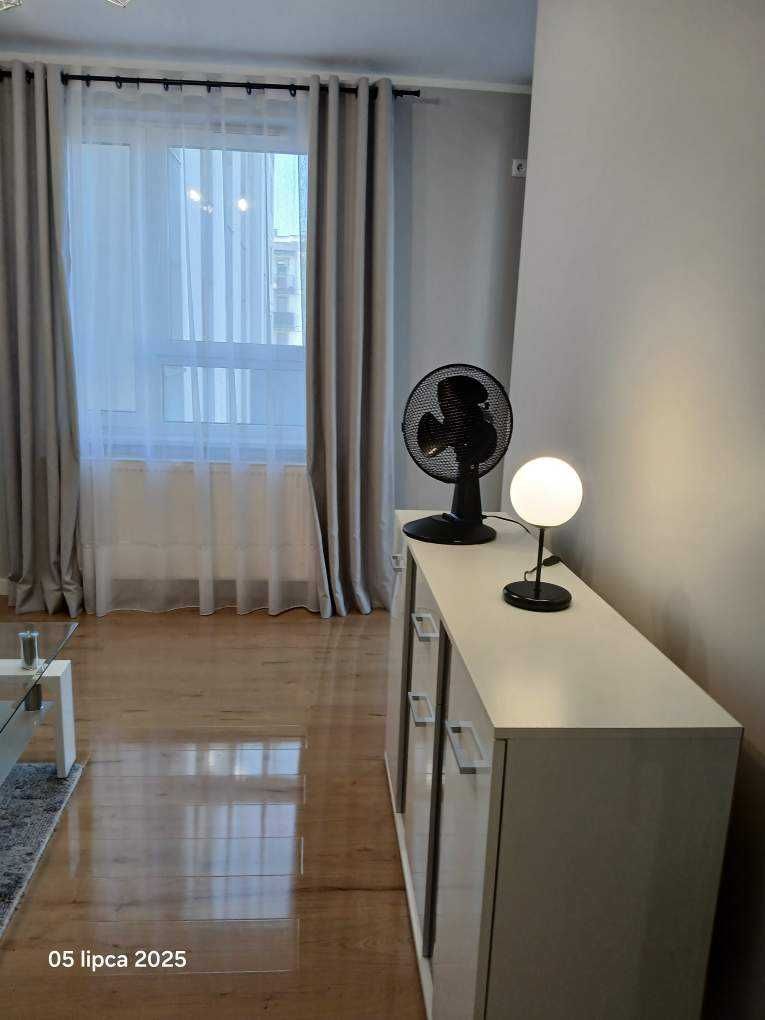 KAWALERKA 39m2 I piętro, wyposażona, parking+monitoring, b. ładna