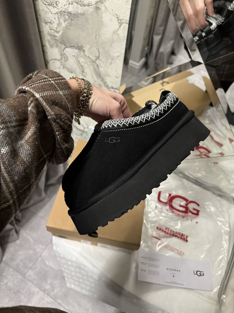 Черные угги на платформе ugg tazz с открытой пяткой