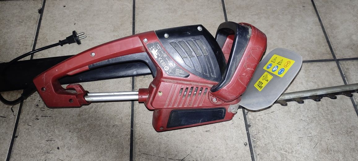 Elektryczne nożyce do żywopłotu Matrix HT 710