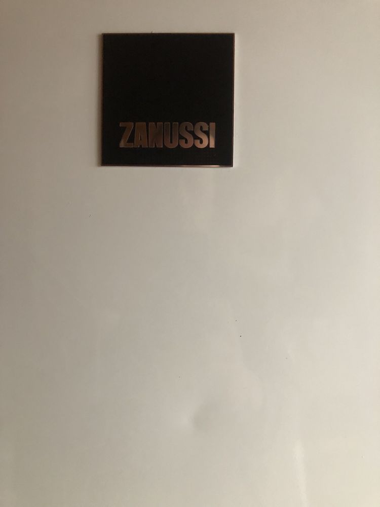 Холодильник ZANUSSI