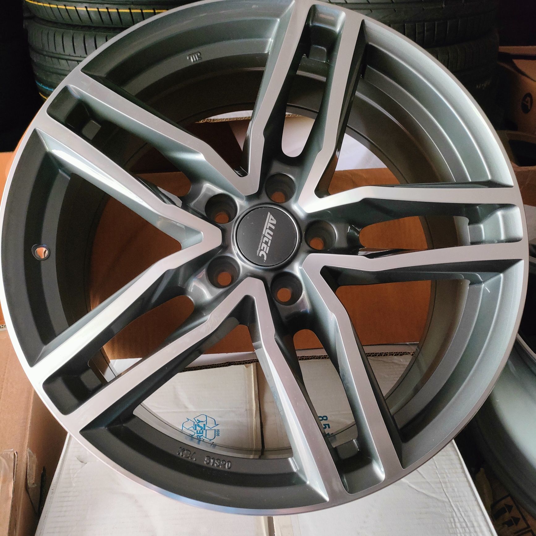 Felgi aluminiowe Alutec 8.0jx19 5x114,3 ET49 Honda Kia Mazda Hyundai