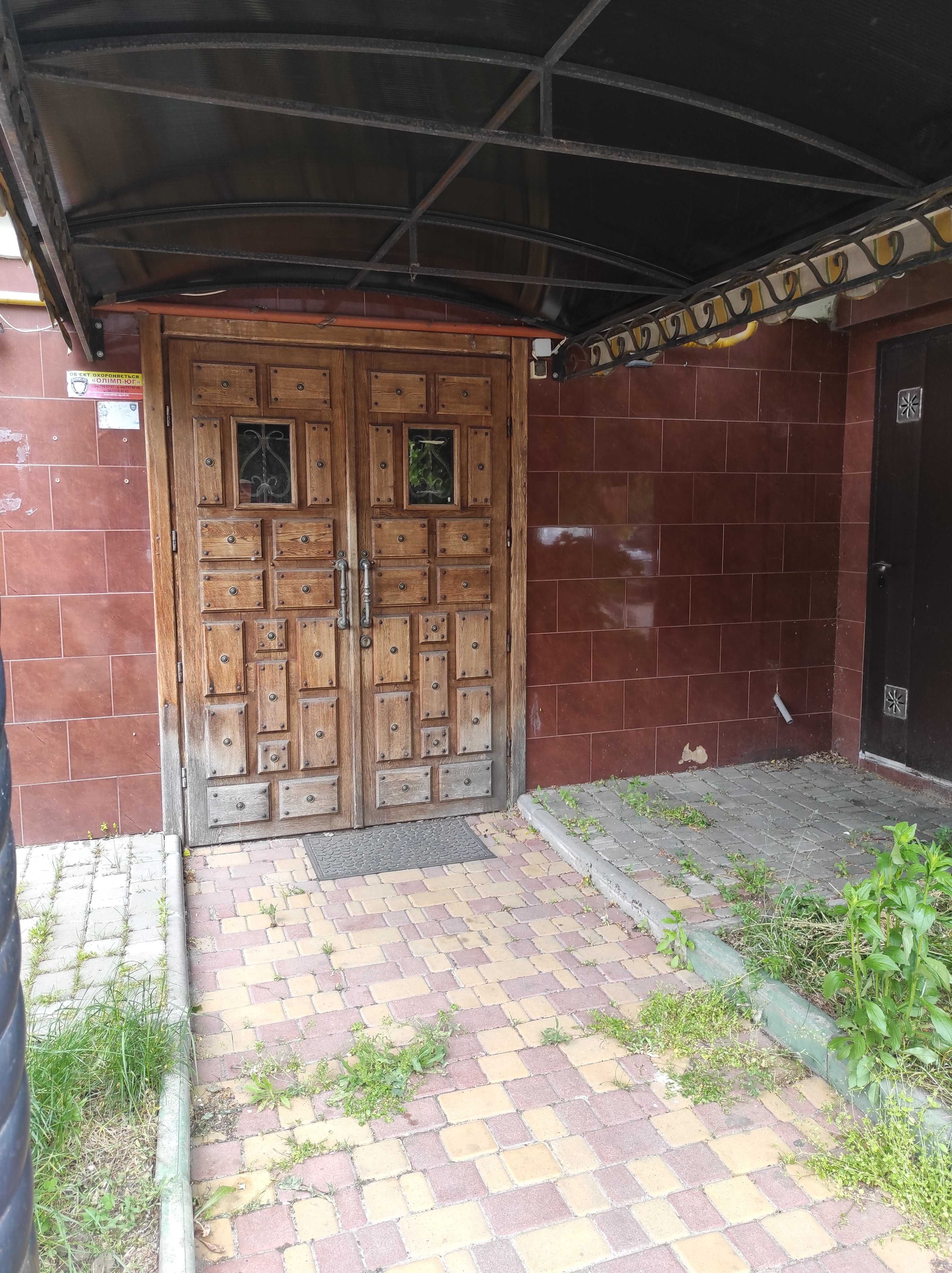 Продам фасад, 230 м2 на Говорова. ЖК Академ Городок. С арендатором