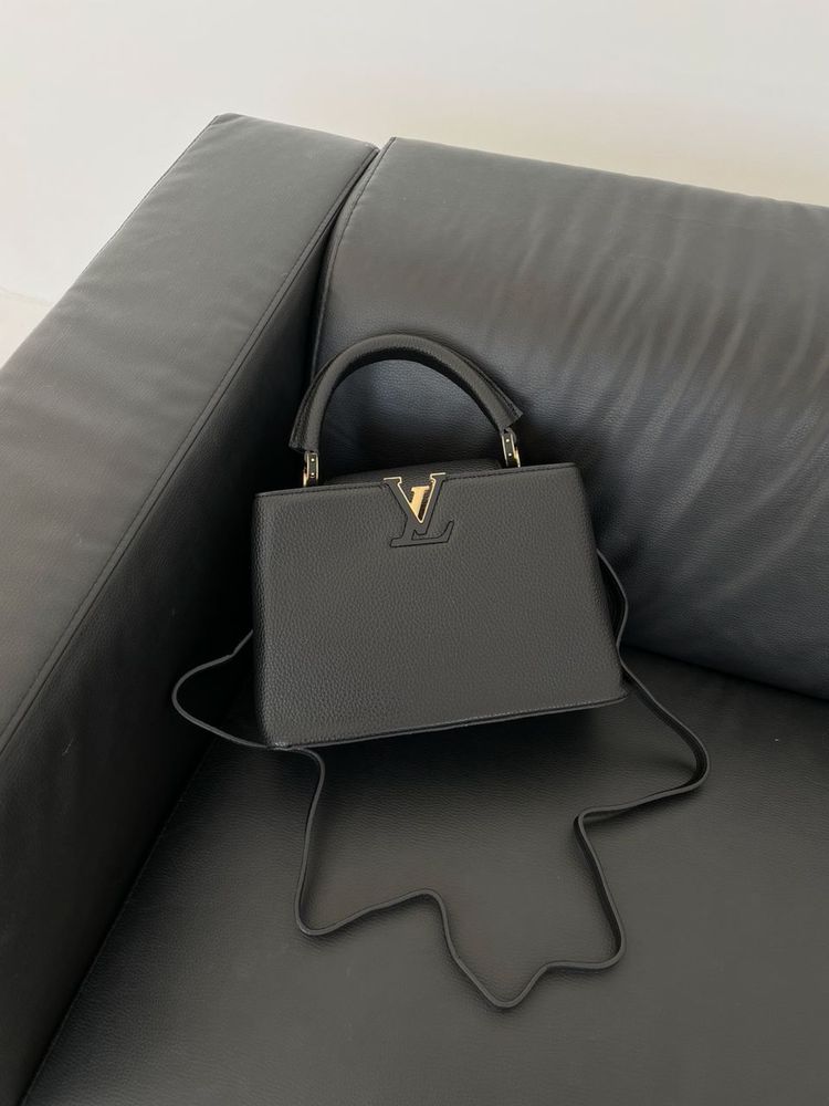 Torebka Louis Vuitton Capucines black