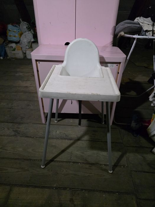 Stolik do karmienia