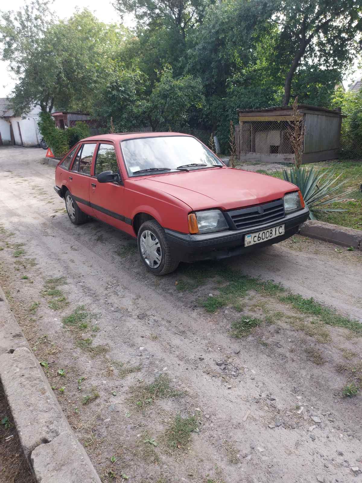 Продам Опель аскона