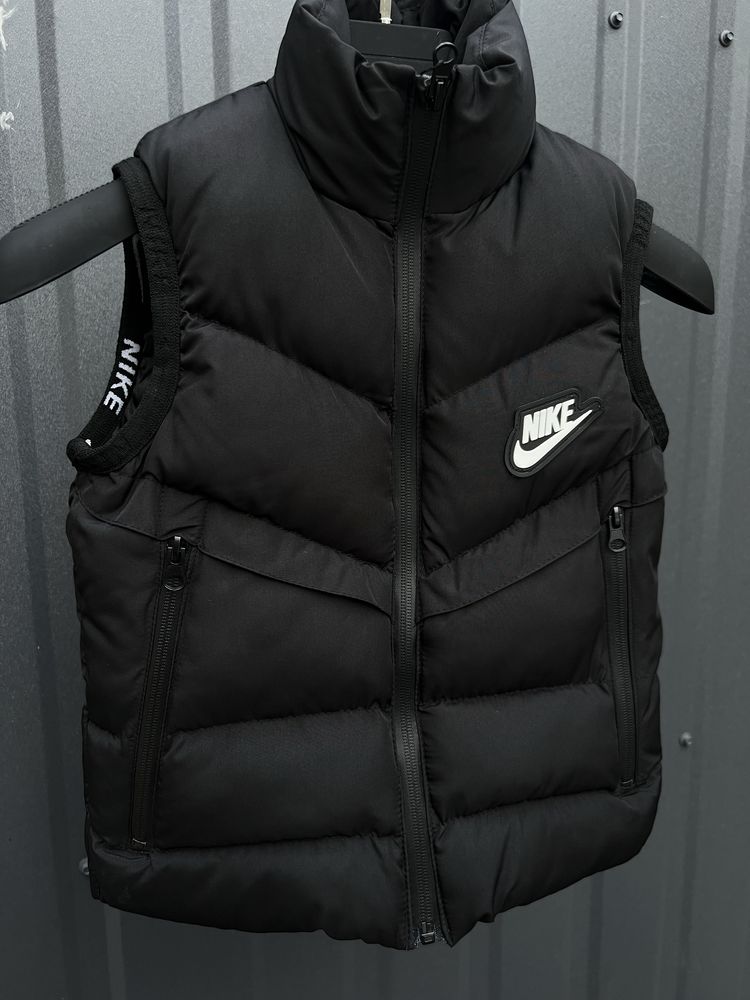 Жилетка nike tech fleece р1-14 лет