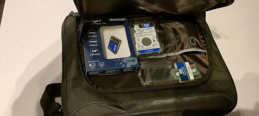 Laptop Lenovo 80 MJ 100-15IBY + torba