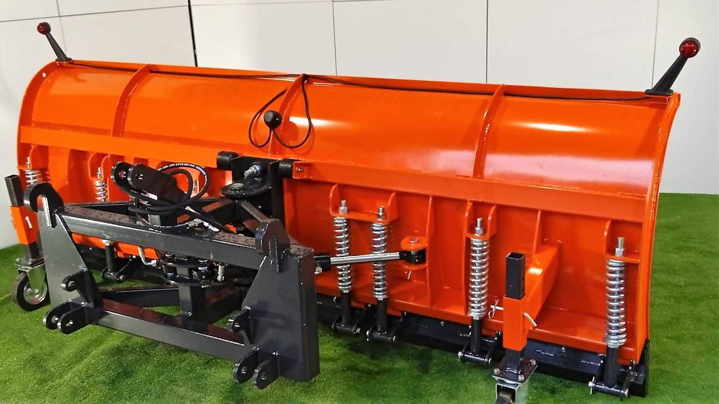 Pług śnieżny komunalny prosty 3m oświetlenie Metal-Technik