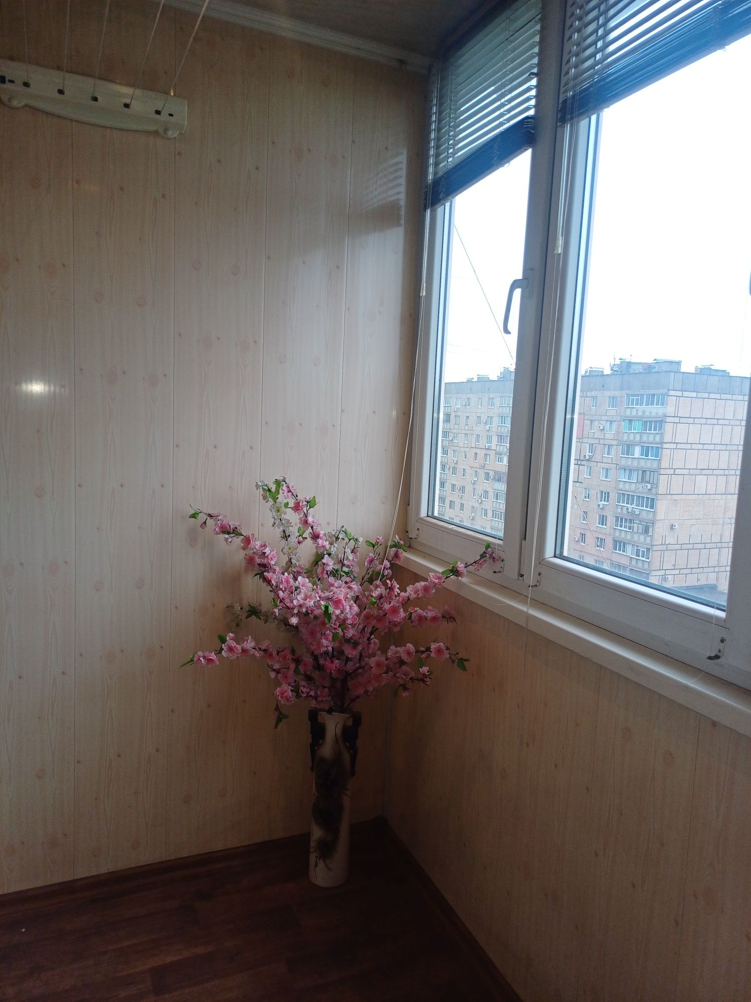 Продам 2 квартиры не угл 8/9 эт дома пр. Мира дом тканей Меаллургичес!