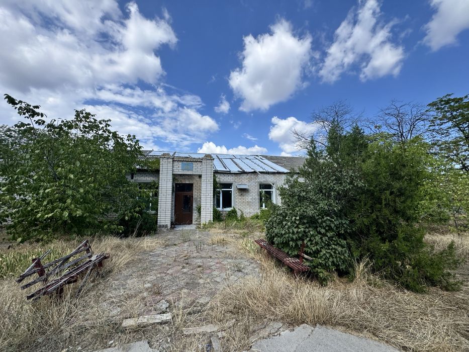 Продаж Адмінбудіілі з власною территорією м.Снігурівка Башт.  р-ну