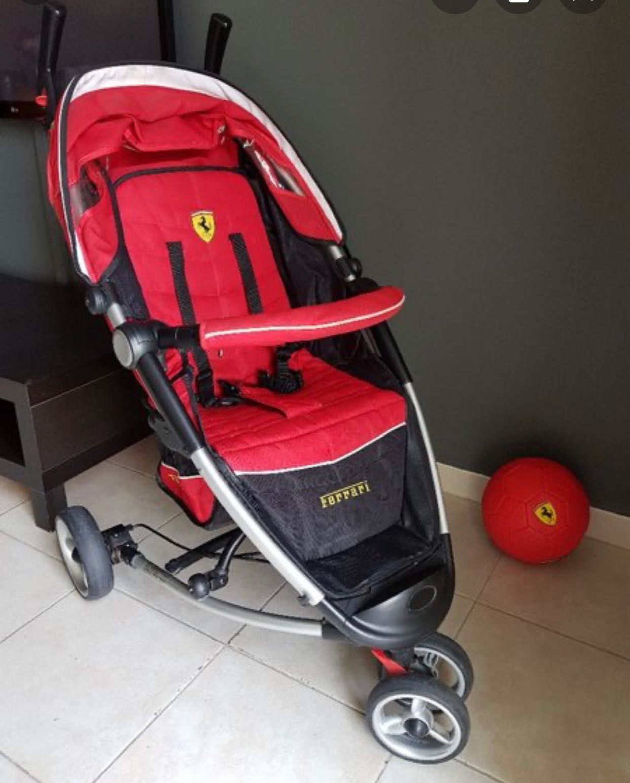 Детская коляска Ferrari