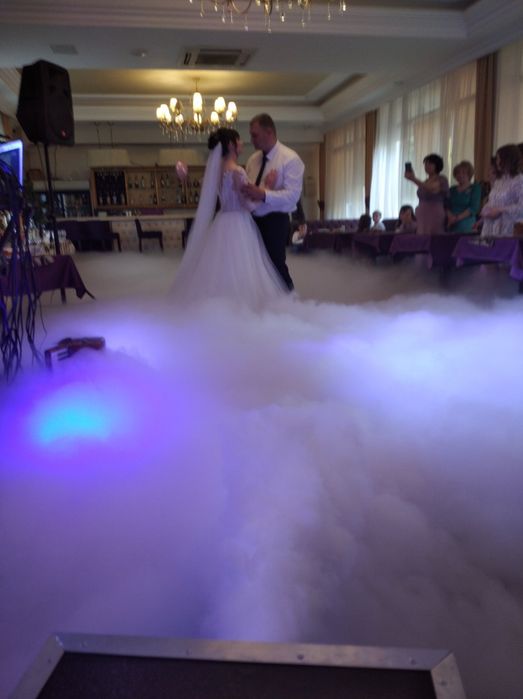 Низький дим,важкий  дим, холодні вогні