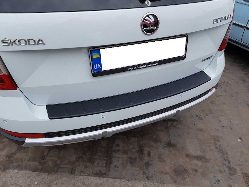 Накладка на задній бампер Skoda A7 Combi/універсал