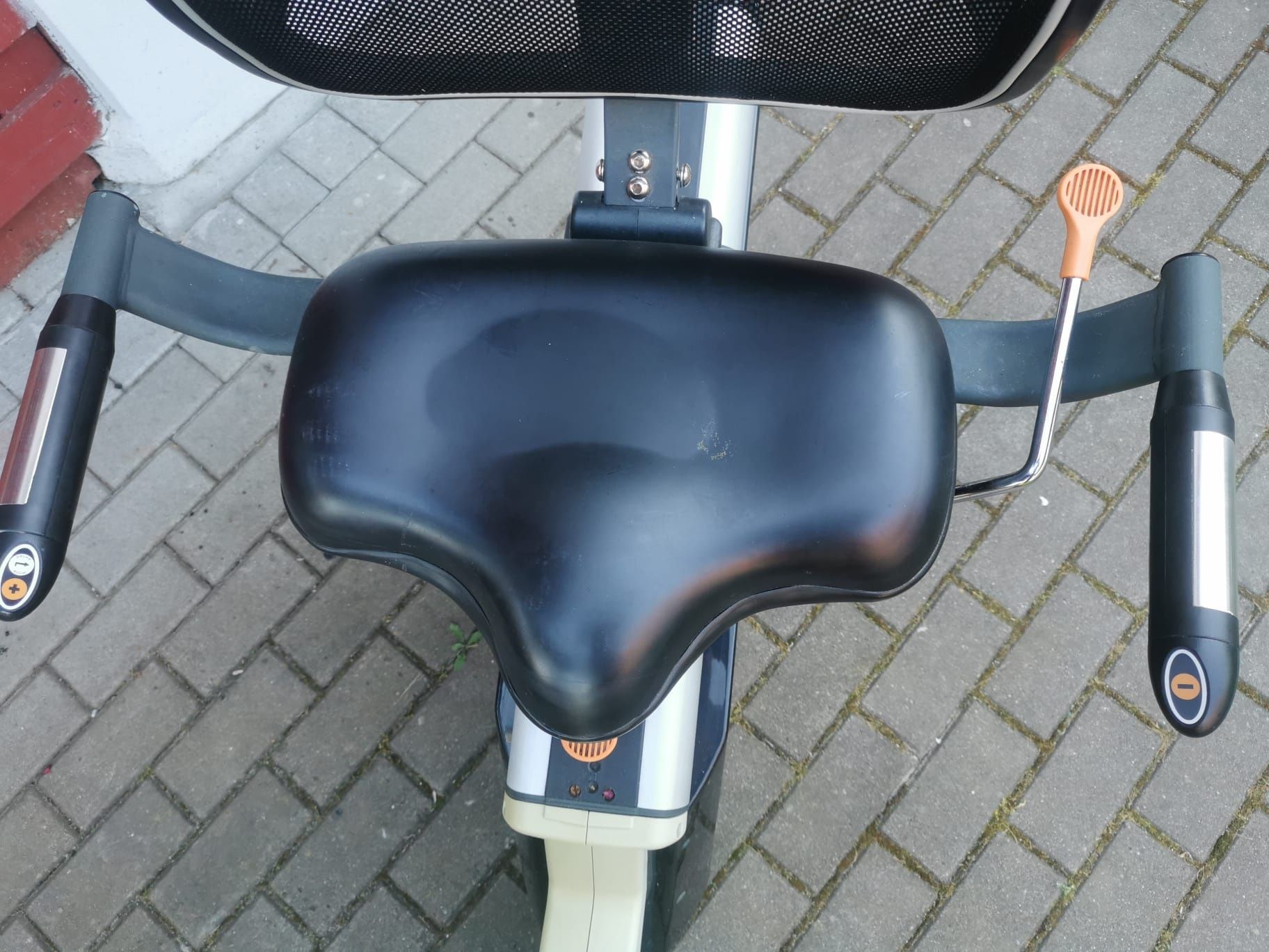 Rower poziomy CardioStrong BC70 – komfortowy, magnetyczny, idealny do