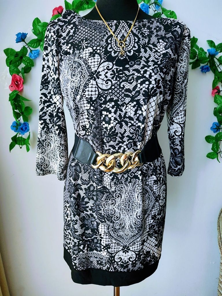 Czarna sukienka w koronkowy wzór elegancka  xl 42